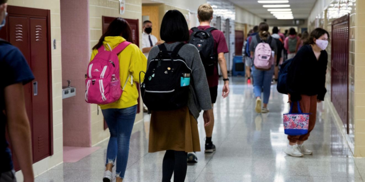 ABD'de bir öğrenci annesinin Filistin paylaşımları nedeniyle okuldan atıldı