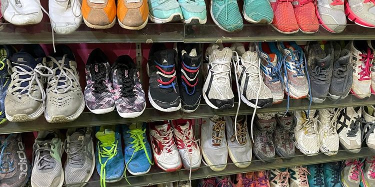 AB'de satılmayan giysi ve ayakkabıların imhası yasaklandı