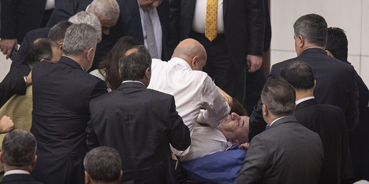 AKP’li vekilden, kalp krizi geçiren Hasan Bitmez’e: Allah’ın gazabı böyle olur işte!