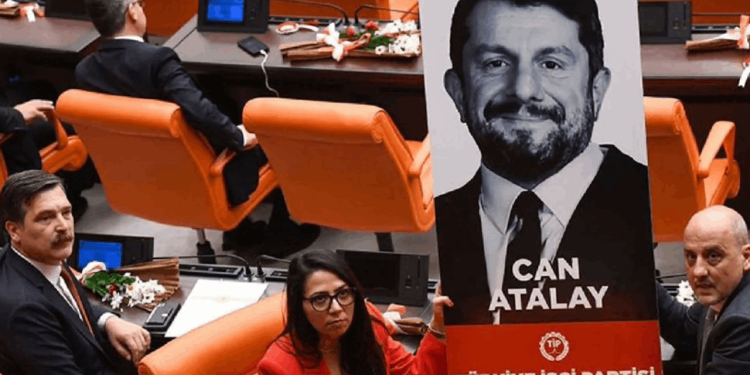 AYM kararının ikinci kez uygulanmamasının ardından Can Atalay cezaevinden mesaj gönderdi: 'Ortak tutum almak tarihsel sorumluluk'