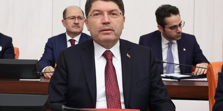 Adalet Bakanı’na göre Türkiye’de ‘gazetecilik’ faaliyetinden dolayı tutuklu gazeteci yok!