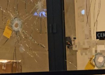 Adana’da Starbucks’a pompalı tüfekle saldırı