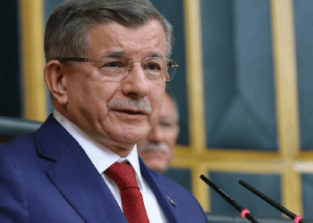Ahmet Davutoğlu'ndan Can Atalay açıklaması: Tüm siyasi ve aydınları ortak tavır sergilemeye çağırdı