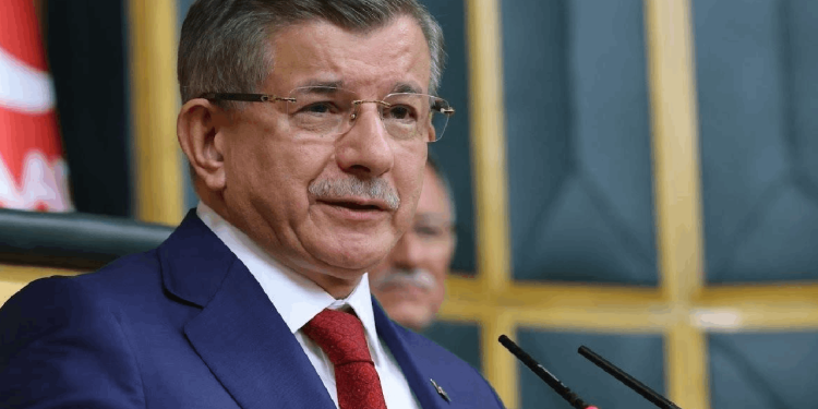 Ahmet Davutoğlu'ndan Can Atalay açıklaması: Tüm siyasi ve aydınları ortak tavır sergilemeye çağırdı