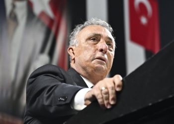 Ahmet Nur Çebi yönetimi ibra edildi: Beşiktaş’a aşığım, aşık