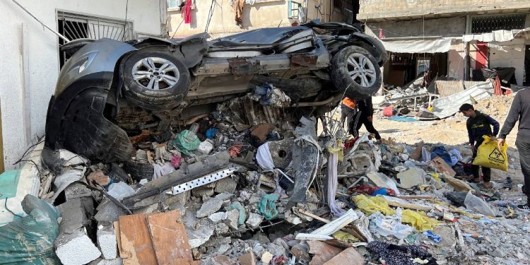 Al Jazeera: İsrail buldozerleri çadırların üstünden geçip Filistinlileri diri diri gömdü