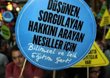 Alevi derneklerinden Kadıköy'de 'laik eğitim' mitingi