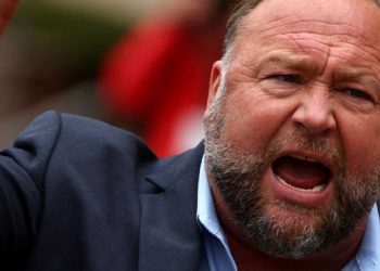 'Amerika'nın en çok sansürlenen adamı' X'e geri döndü