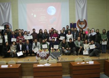 Anadillerini öğrendikleri dernekte eğitmenliğe hazırlanıyorlar