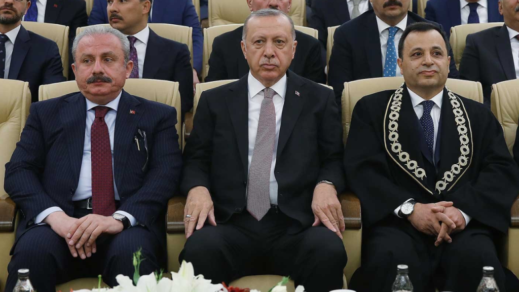 Anayasa Mahkemesi'nde kritik dönemeç: Erdoğan üç üye atayacak, güç savaşı kızışacak...