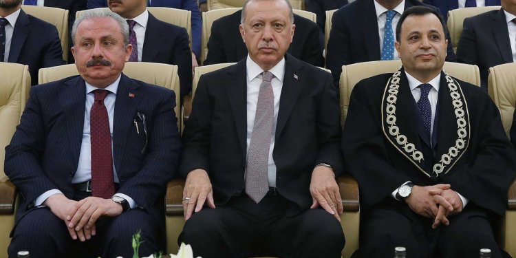 Anayasa Mahkemesi'nde kritik dönemeç: Erdoğan üç üye atayacak, güç savaşı kızışacak...