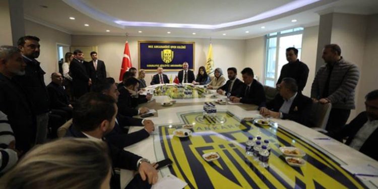 AKP’li milletvekillerinden Ankaragücü’ne destek ziyareti