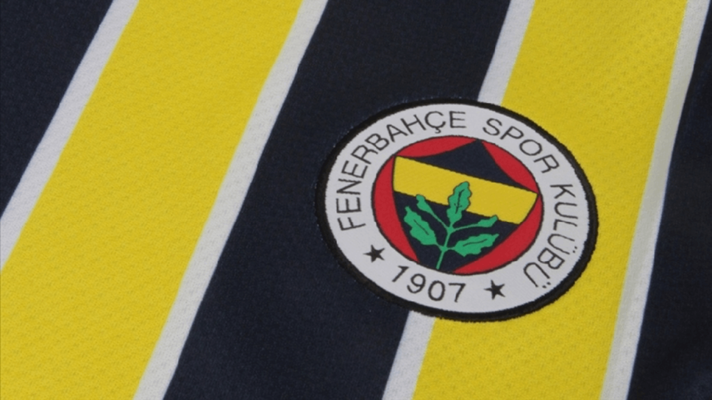 Apar topar Fenerbahçe'den ayrıldı! Yıldız oyuncunun yeni takımı da belli