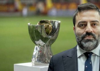 Atatürk pankartının ve İstiklal Marşı'nın engellenmesine tepki: Eski Beşiktaş yöneticisi Umut Şenol'dan TFF'ye istifa çağrısı