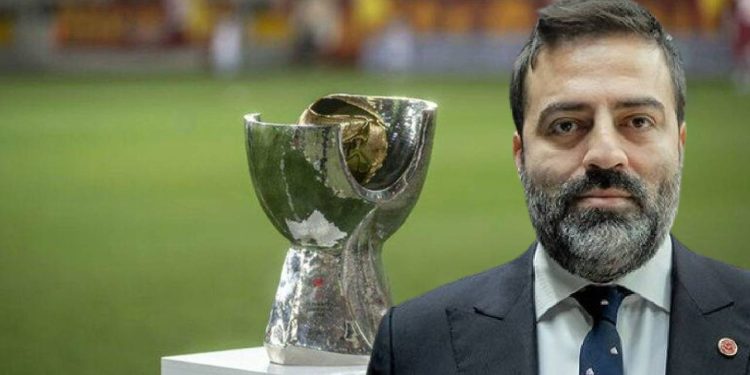 Atatürk pankartının ve İstiklal Marşı'nın engellenmesine tepki: Eski Beşiktaş yöneticisi Umut Şenol'dan TFF'ye istifa çağrısı