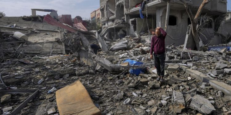 BM yetkilisi: Gazze'de yerinden edilen Filistinlilerin gidecek güvenli yeri yok