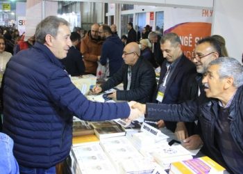 Bakırhan Mezopotamya Kitap Fuarı’nı ziyaret etti