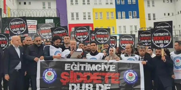 Başakşehir’de hamile öğretmen ve güvenlik görevlisi, velinin saldırısına uğradı