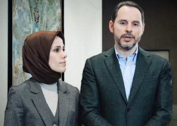 Berat Albayrak, yıllar sonra kamera karşısına geçip çağrı yaptı: 'Hepinizi davet ediyoruz'