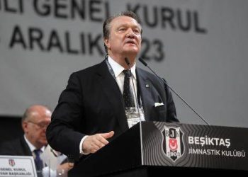 Beşiktaş Kulübü Başkanı Hasan Arat'tan teknik direktör açıklaması