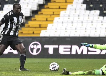 Beşiktaş zirveden kopmak istemiyor