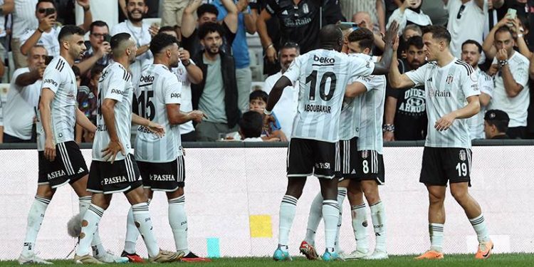 Beşiktaş'ın Fenerbahçe maçı kamp kadrosu açıklandı