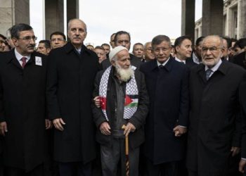 Bitmez’in cenazesi; babası Filistin atkısı taktı…