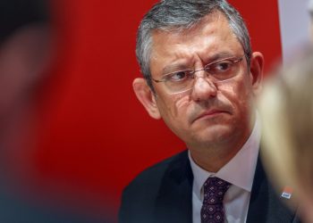 CHP lideri Özgür Özel, gazeteciye yanıt verdi: Hakaret kabul ederim