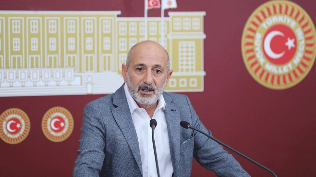 CHP'li Ali Öztunç: AKP vatandaşı borç batağına sürerken bankalar kar rekorları kırdı