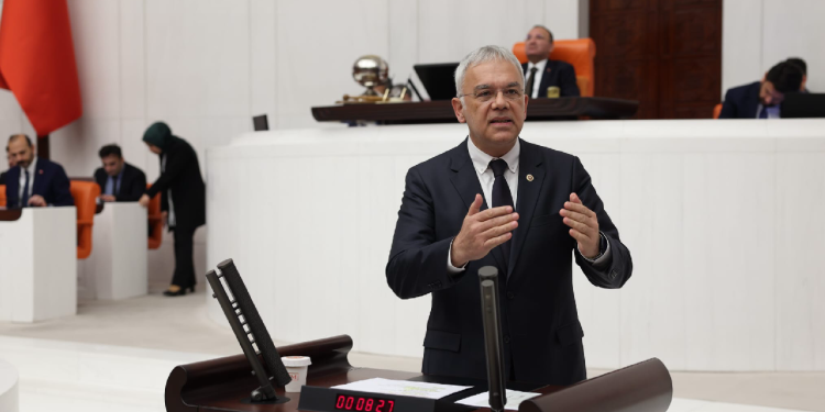 CHP'li Kayıhan Pala kanser hastalarının sorunlarını Meclis gündemine taşıdı: Tedaviye dava açmadan erişmeleri için eylem planınız var mı?