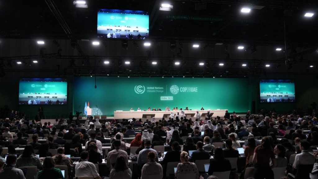 COP28: Üye ülkeler fosil yakıtlardan uzaklaşmak için ilk kez anlaşmaya vardı