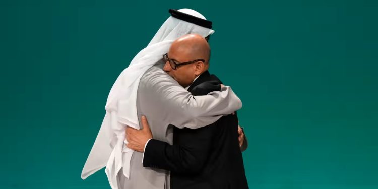 COP28 sonuç metni onaylandı: Fosil yakıtlar ilk kez metinde