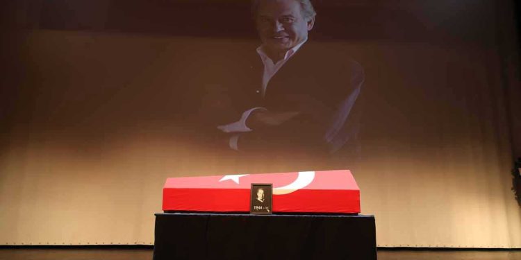 Can Gürzap için AKM'de veda töreni