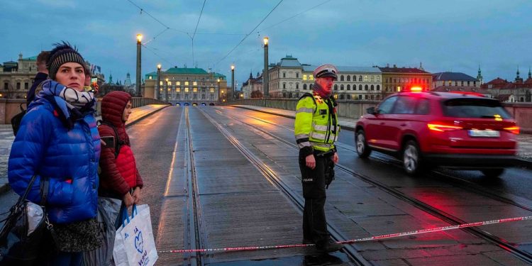 Çekya'nın başkenti Prag'da silahlı saldırı: Çok sayıda ölü ve yaralı