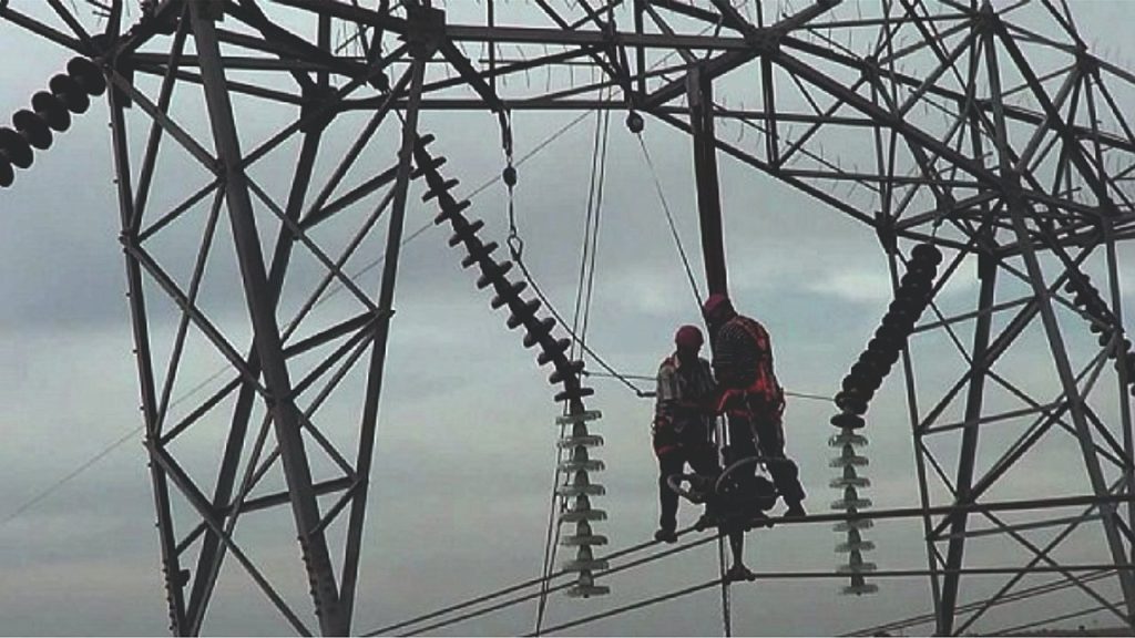 DEDAŞ işçisi elektrik akımına kapıldı: Hayati tehlikesi sürüyor