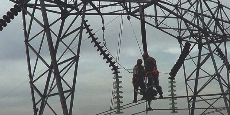 DEDAŞ işçisi elektrik akımına kapıldı: Hayati tehlikesi sürüyor