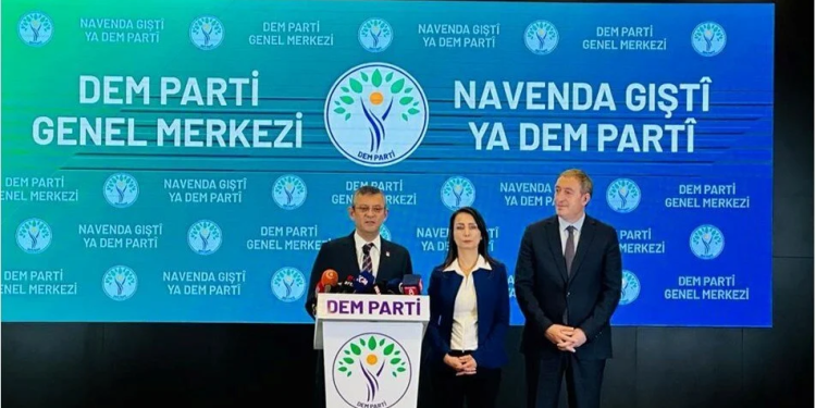 Özgür Özel, DEM Parti’yi ziyaret etti