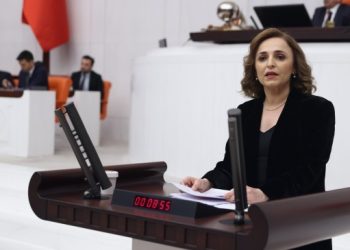 Doğan’dan bakanlığa tepki: Size göre en dirençli gazeteci ödülünü alan Müftüoğlu da gazeteci değil