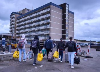Dosyalar birikti; Hollanda’da 70 binden fazla sığınmacı karar bekliyor