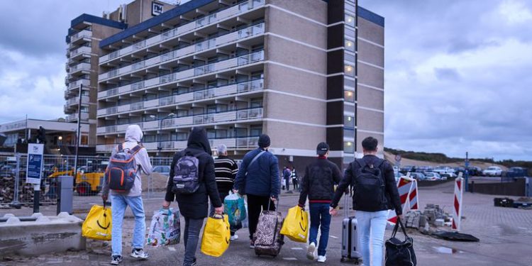 Dosyalar birikti; Hollanda’da 70 binden fazla sığınmacı karar bekliyor