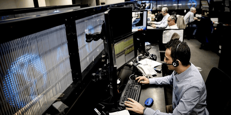 Dünkü kayıpların ardından borsa güne nasıl başladı?