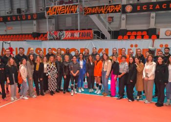 Dünya şampiyonu olan Eczacıbaşı Dynavit'e, stil sponsoru Beymen Club'dan tebrik ziyareti