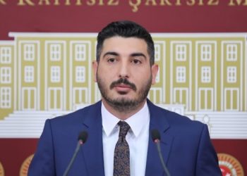 Düşünmez: Cezaevlerindeki direnişi selamlıyorum