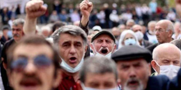 Emekliler isyanda, Ankara’da topladılar!