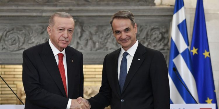 Erdoğan, Atina'da Miçotakis ile buluştu: Ege'yi bir barış ve işbirliği denizi haline getirelim