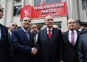 'Erdoğan, Yeniden Refah'ı henüz ikna edemedi; Erbakan'ın eniştesinin eleştirileri hayli sert'
