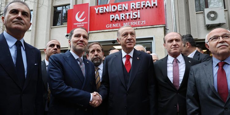 'Erdoğan, Yeniden Refah'ı henüz ikna edemedi; Erbakan'ın eniştesinin eleştirileri hayli sert'