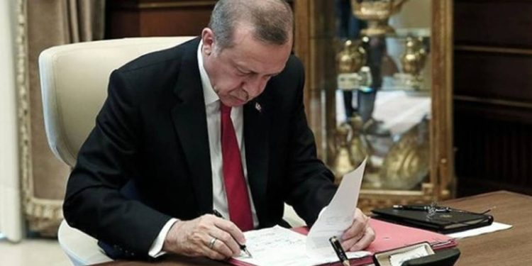 Erdoğan kolları sıvadı: AKP'de başkan adayları 3 madde etrafında belirlenecek