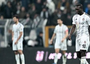 “Eşim rahatsız” deyip Paris’e giden Aboubakar, saç ektirip gelmiş!