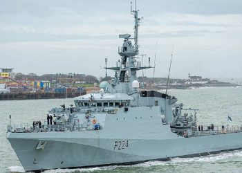 Eski sömürgeci güç, Latin Amerika'da savaş çıkarma potansiyeli olan tartışmalı bölgeye savaş gemisi gönderiyor